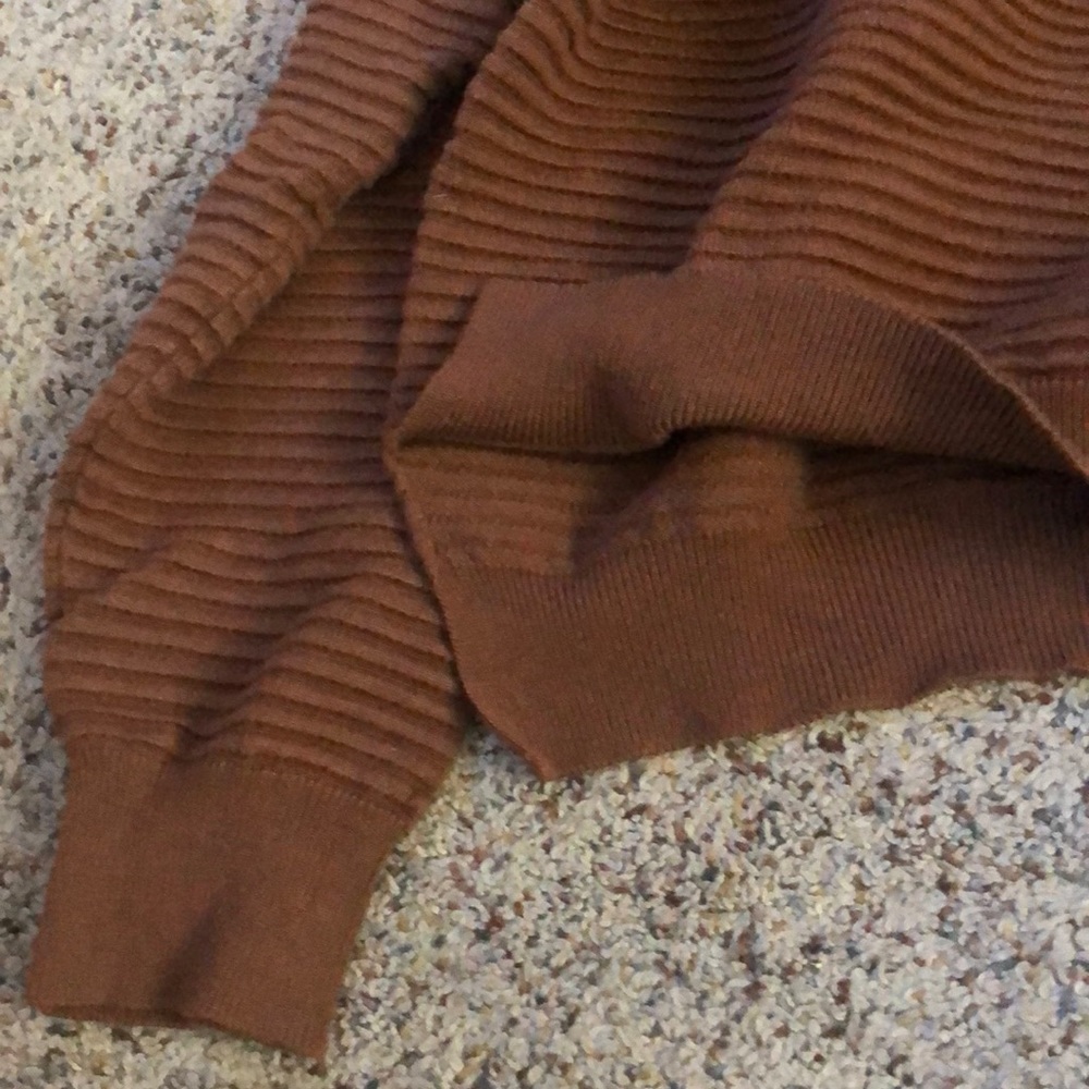 Cropped sweater - Picture 3 of 4